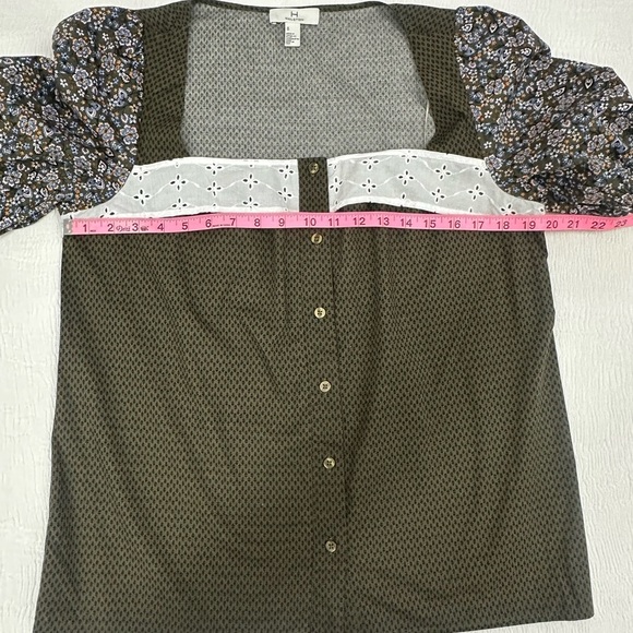 Halston Heritage Green Buttoned Front Blouse with floral puff sleeves NEW - Picture 7 of 9